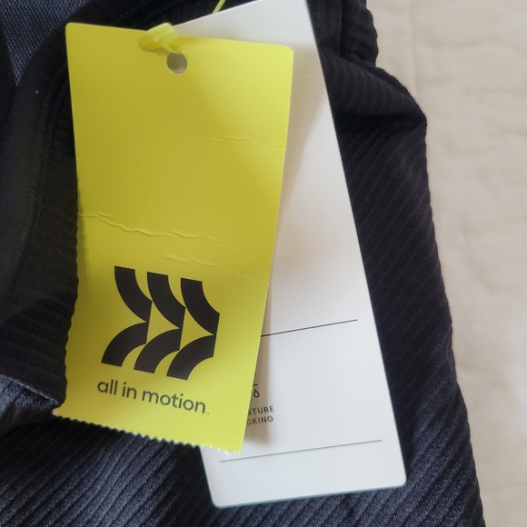 All In Motion Cropped Seamless Ribbed Tank XXL NWT Black Square Neckline Stretch - Picture 8 of 14